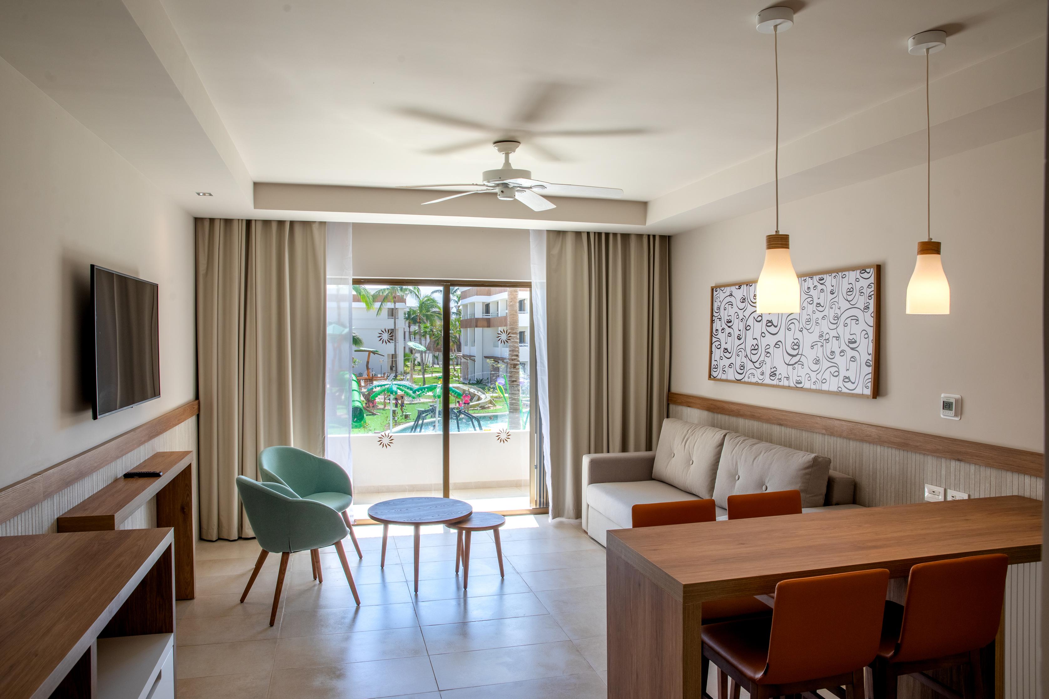 Bahia Principe Grand Tulum Ξενοδοχείο Riviera Maya Εξωτερικό φωτογραφία Living room in a suite at the Hard Rock Hotel